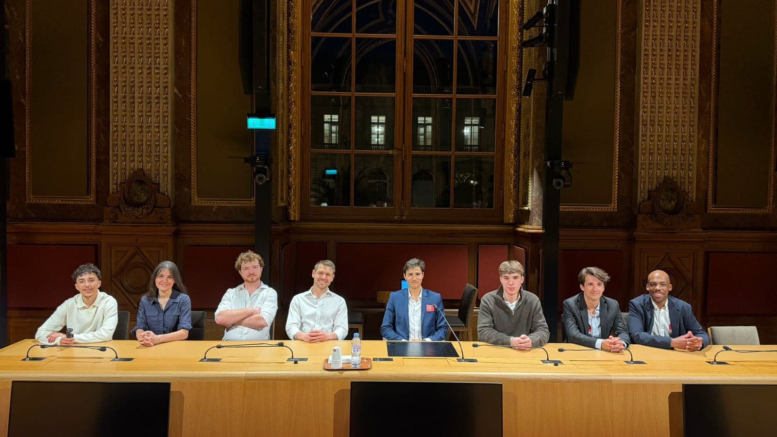 Les founders réunis dans l'hémicycle